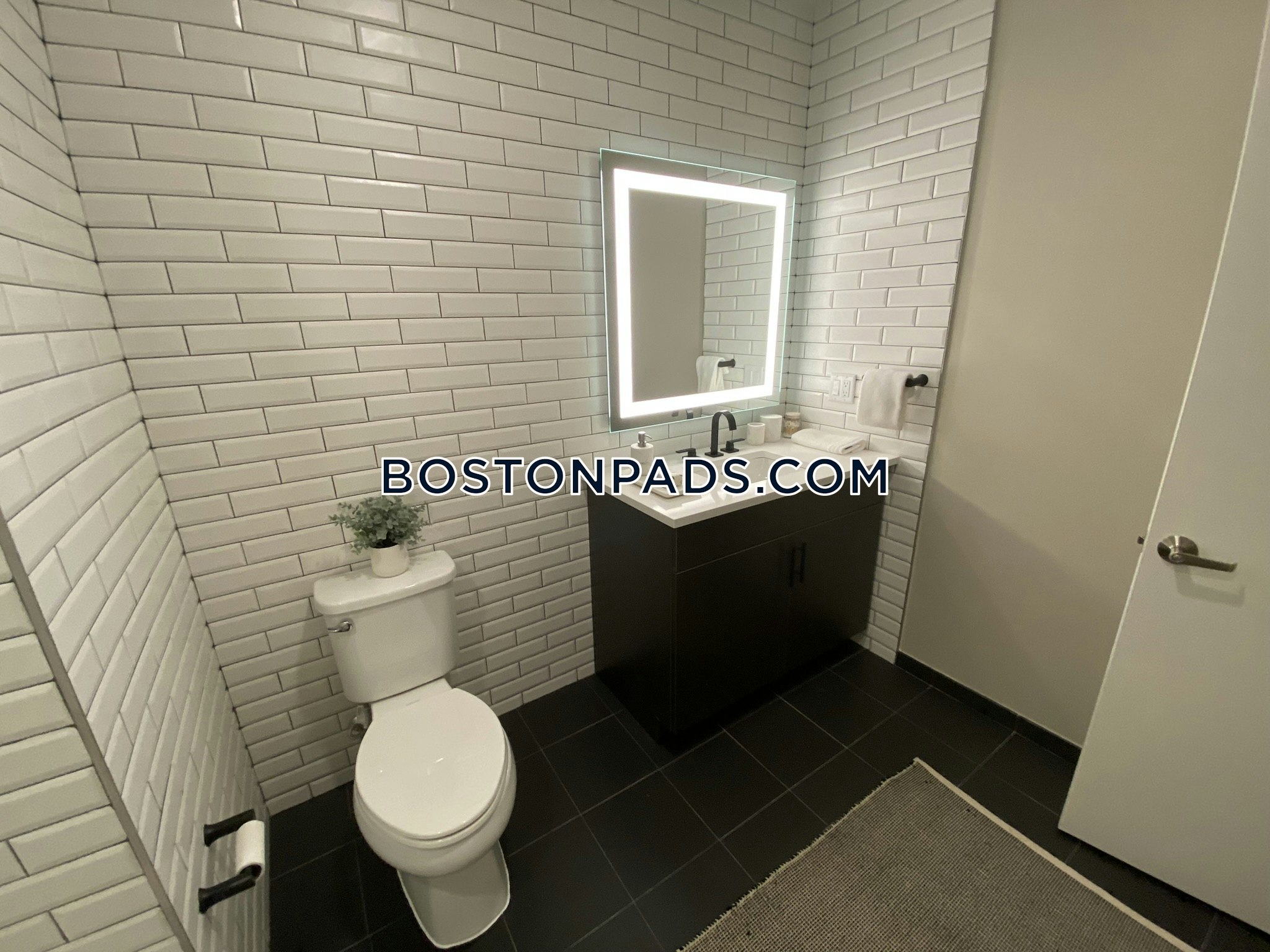 Flats on First Photo 43