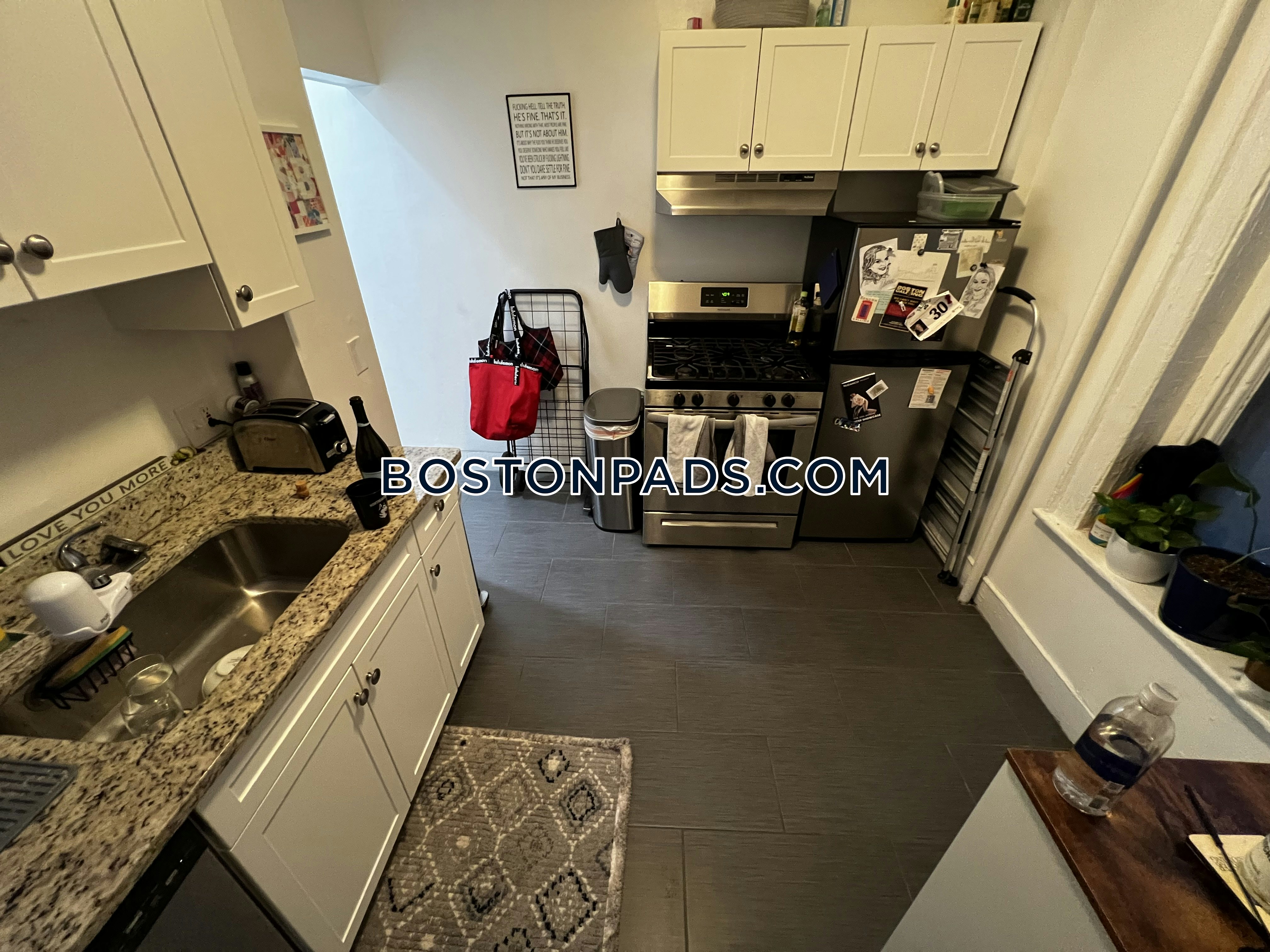 The West End Apartments Photo 48