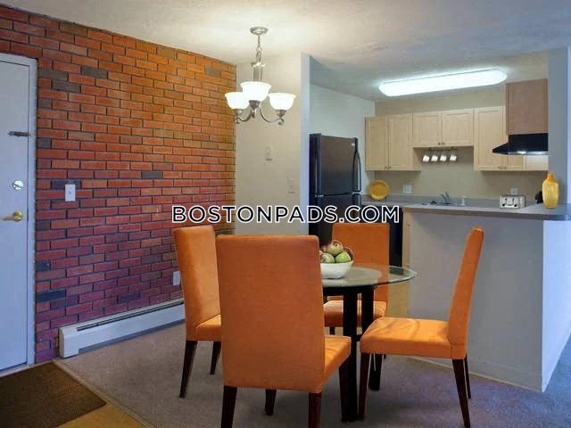 Weymouth Place Photo 13