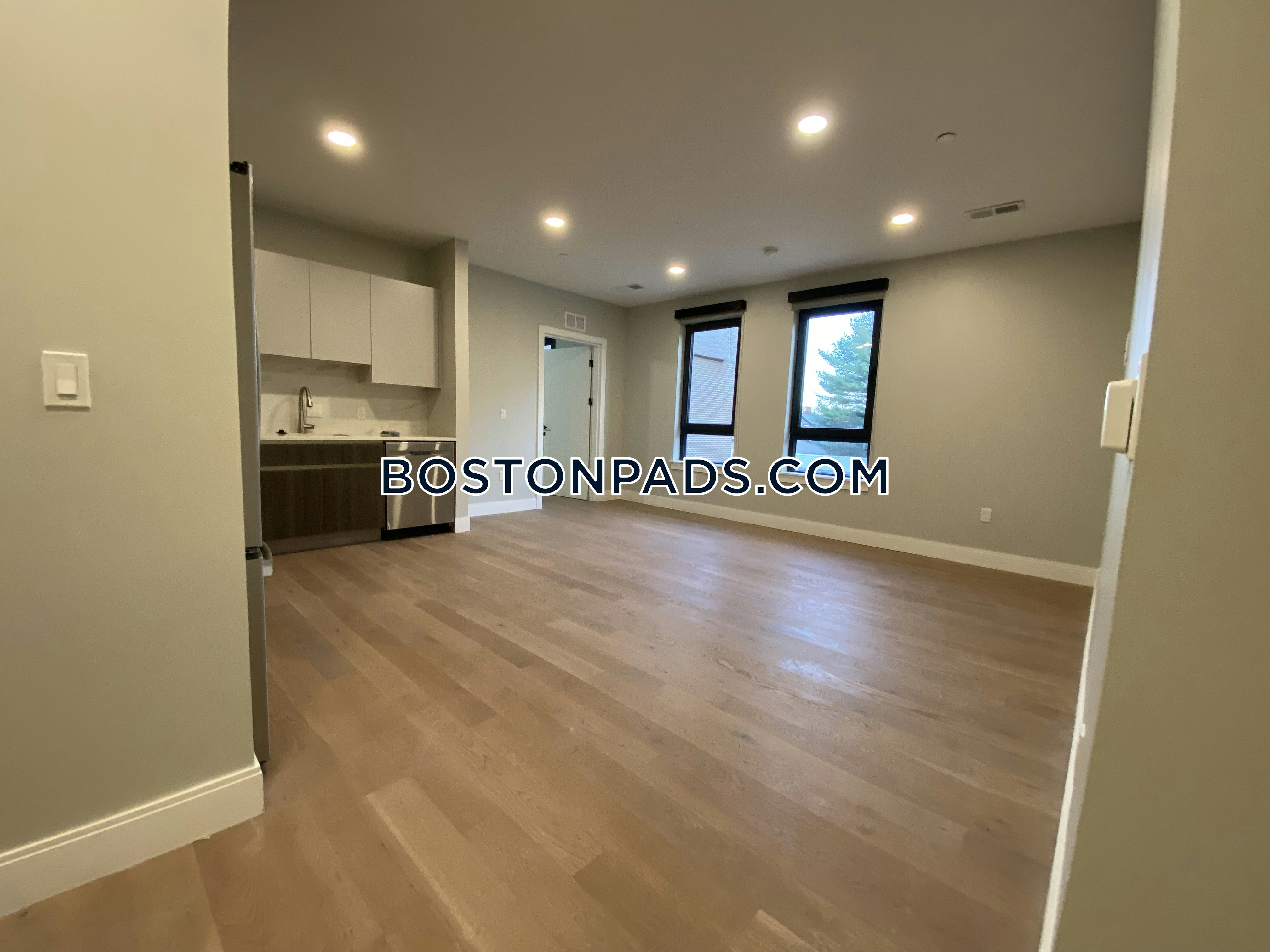 9 Central St. Photo 40