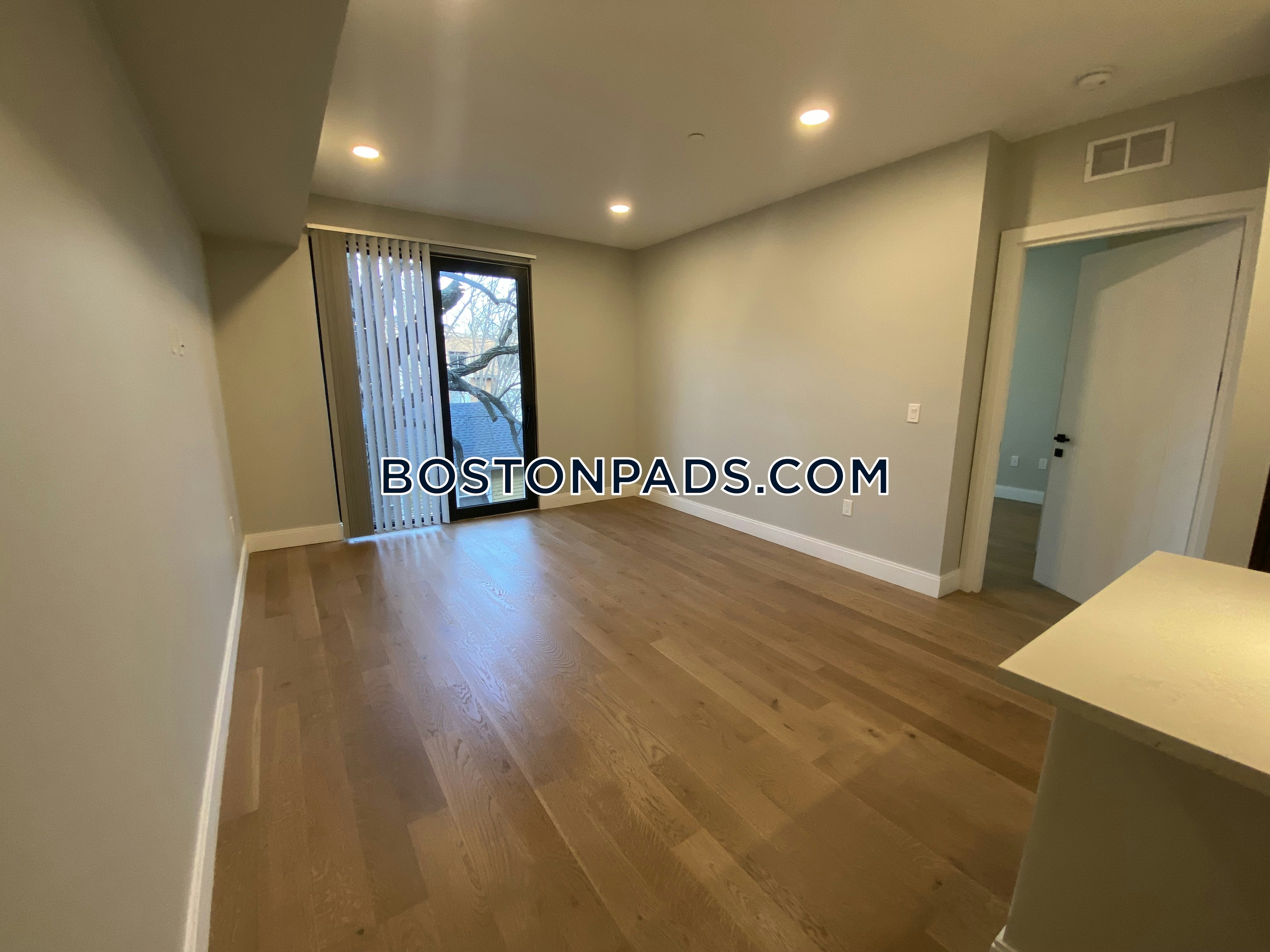 9 Central St. Photo 57