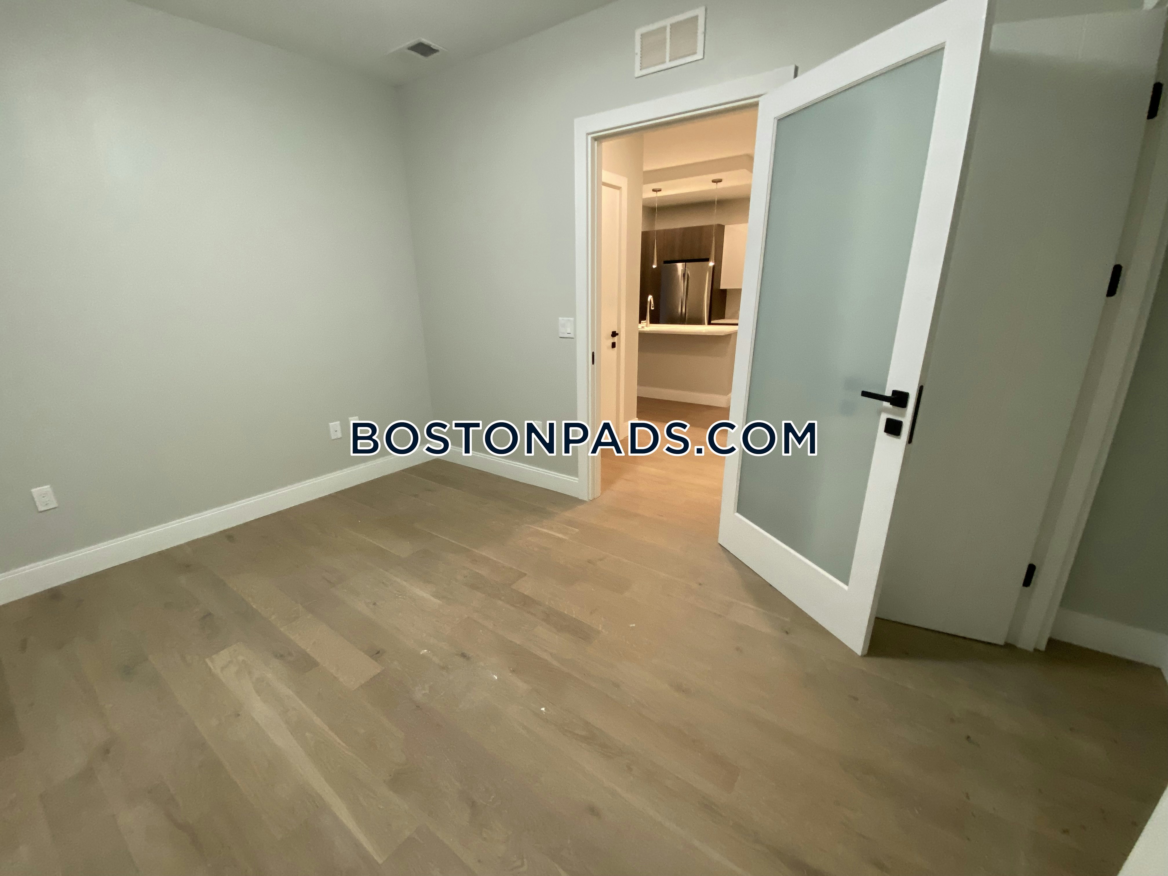 9 Central St. Photo 87