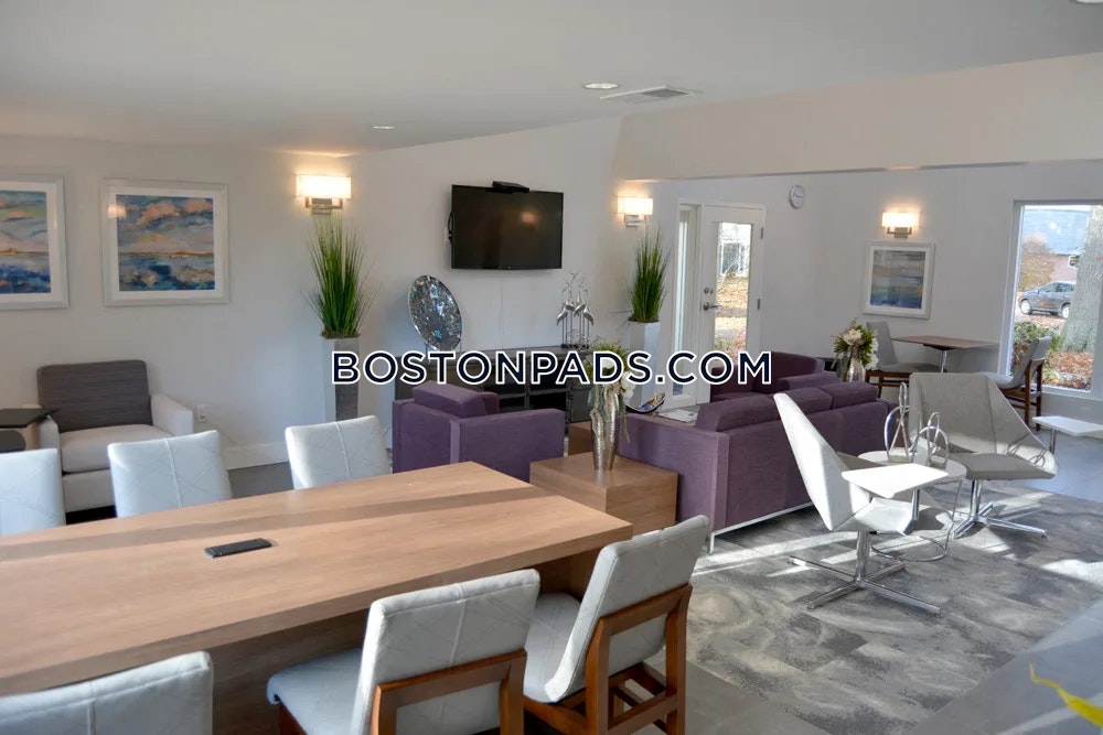 Beverly Commons Photo 26