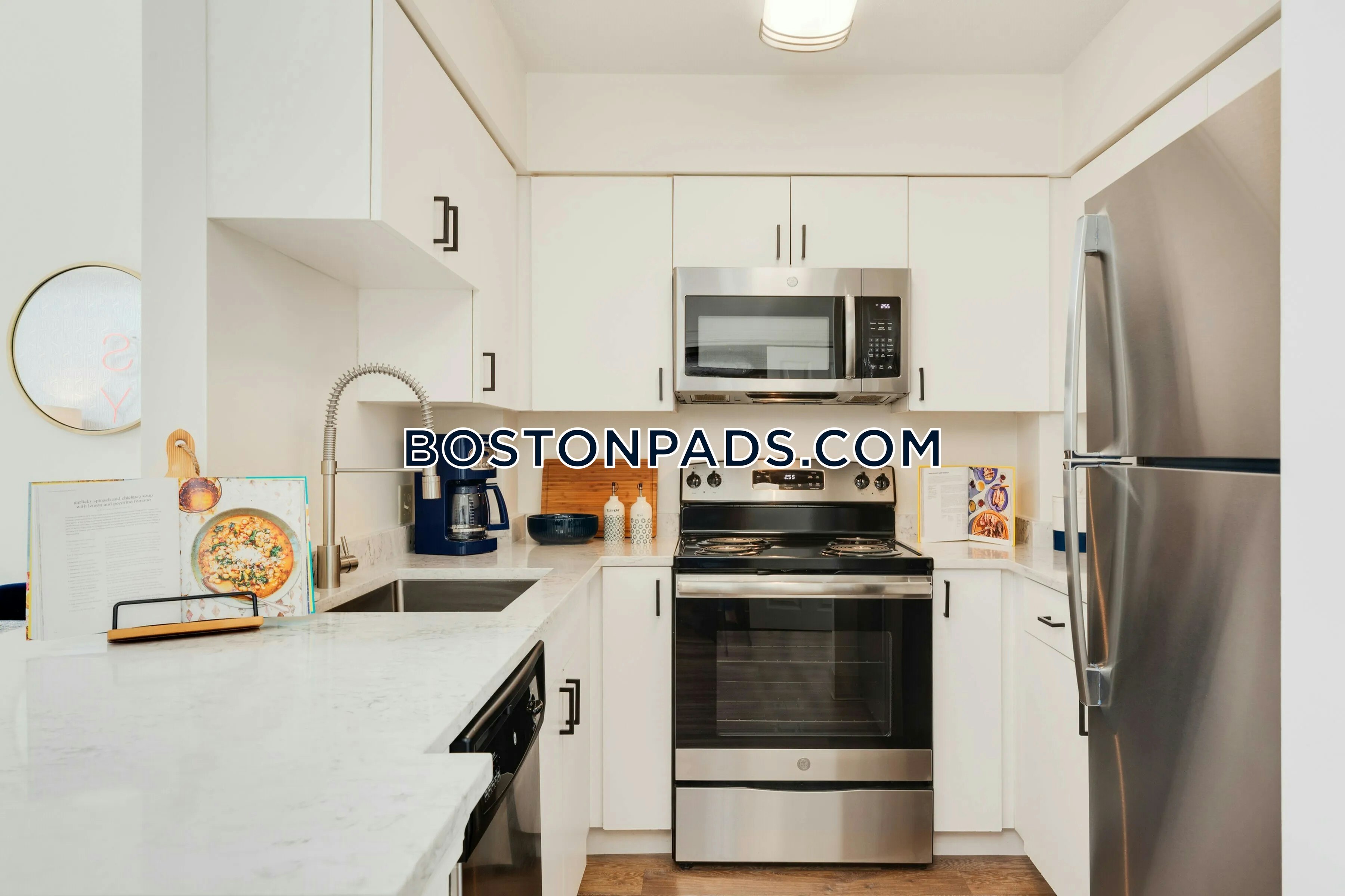 Residences at Tewksbury Commons Photo 21