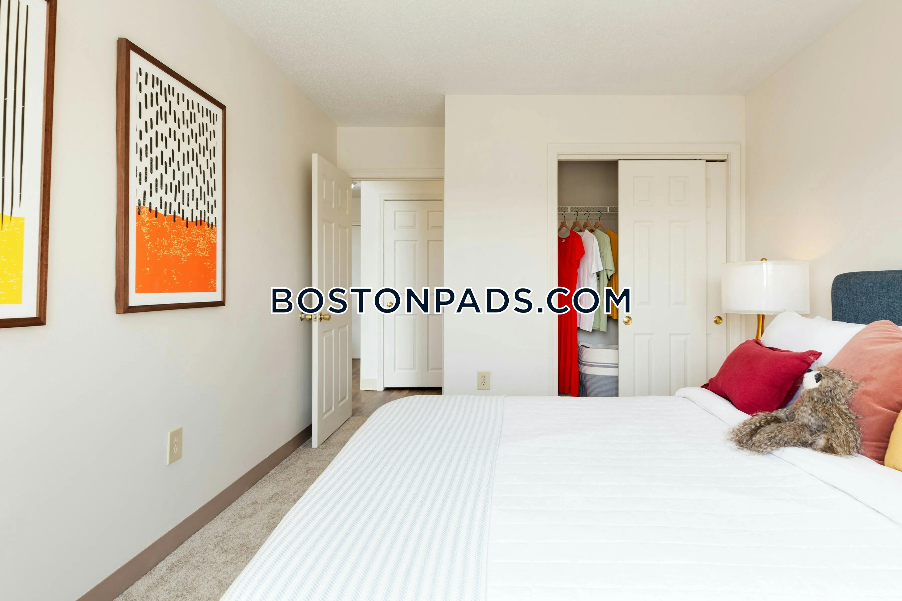 Residences at Tewksbury Commons Photo 16