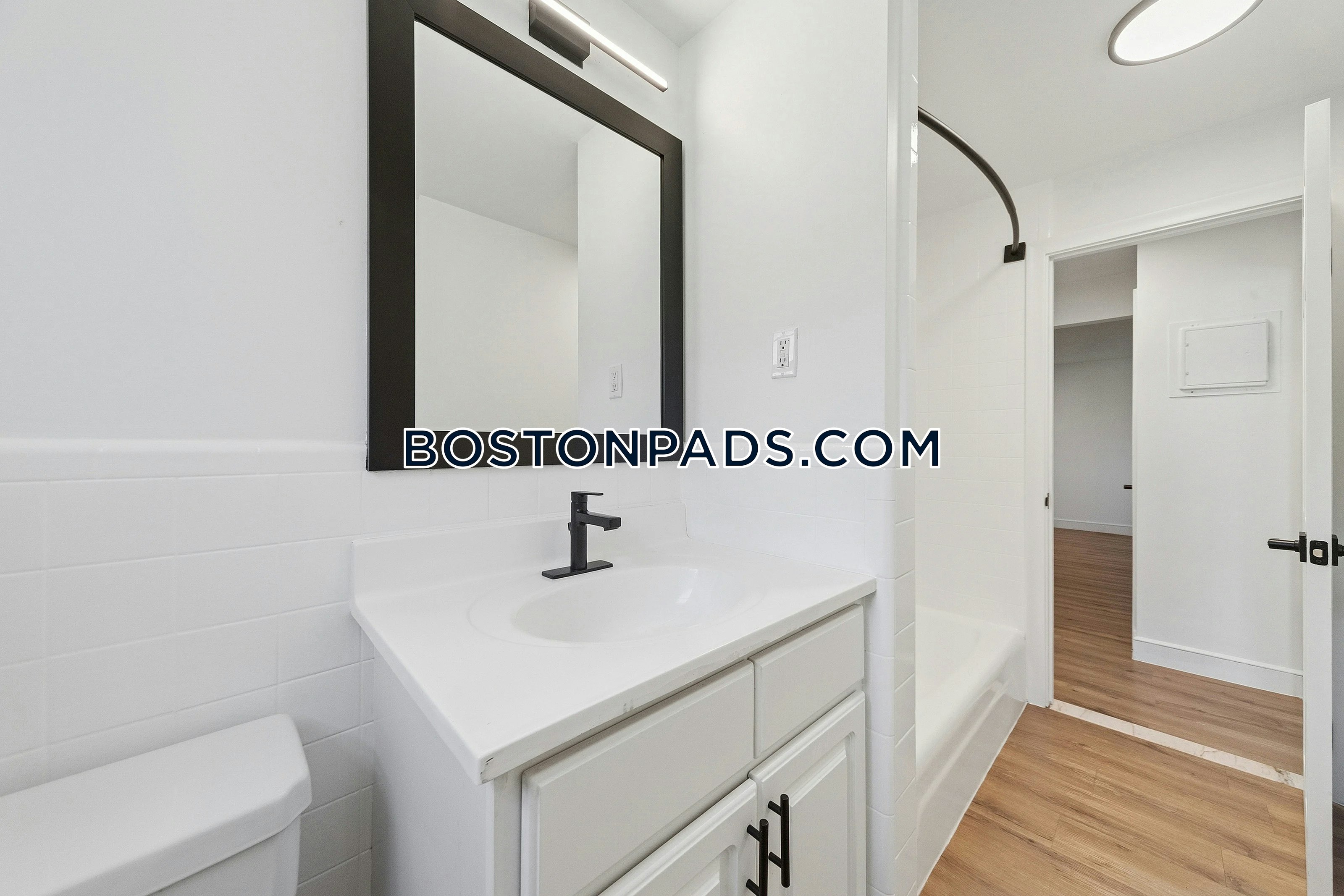 Gardencrest Apartments Photo 26