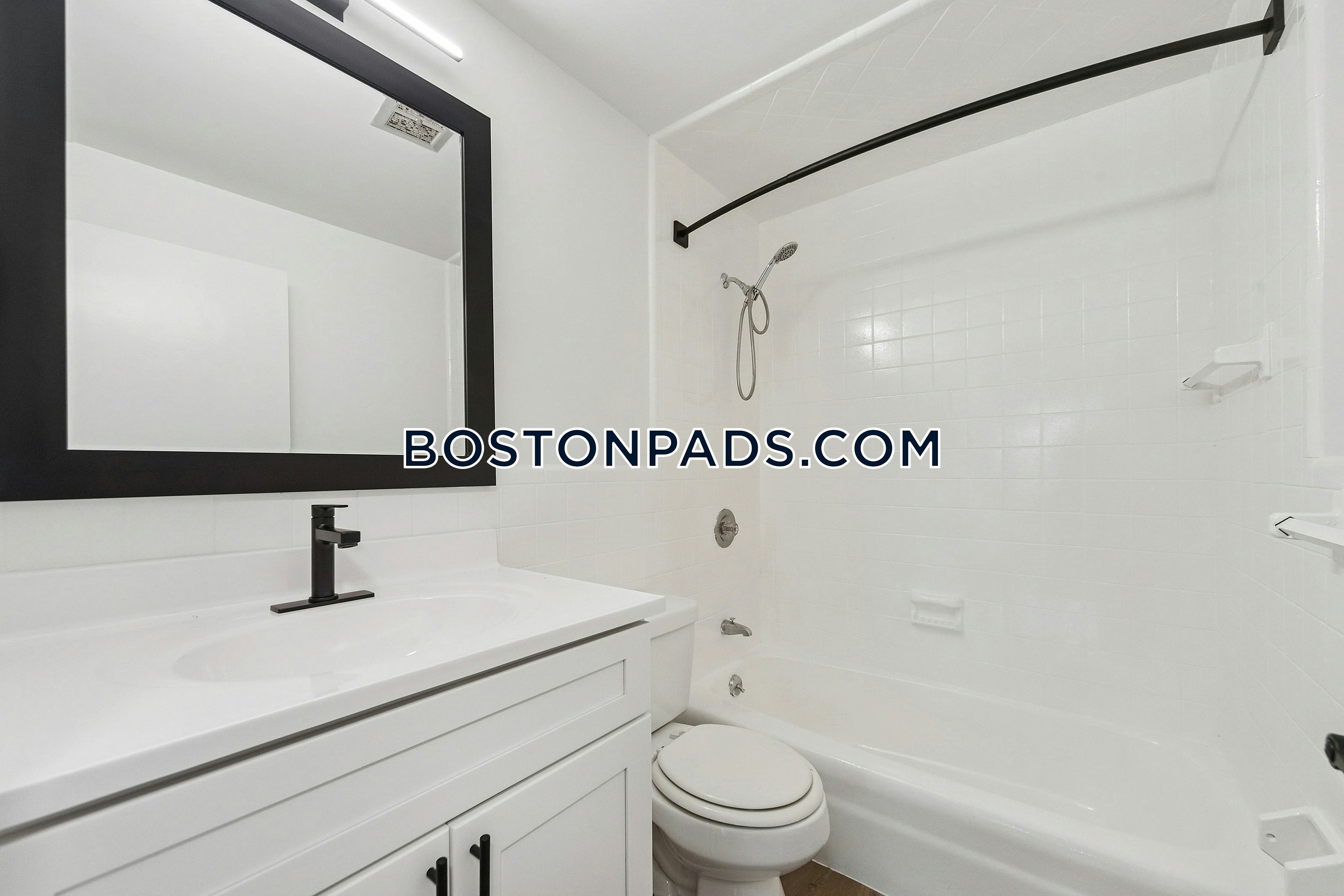 Gardencrest Apartments Photo 25