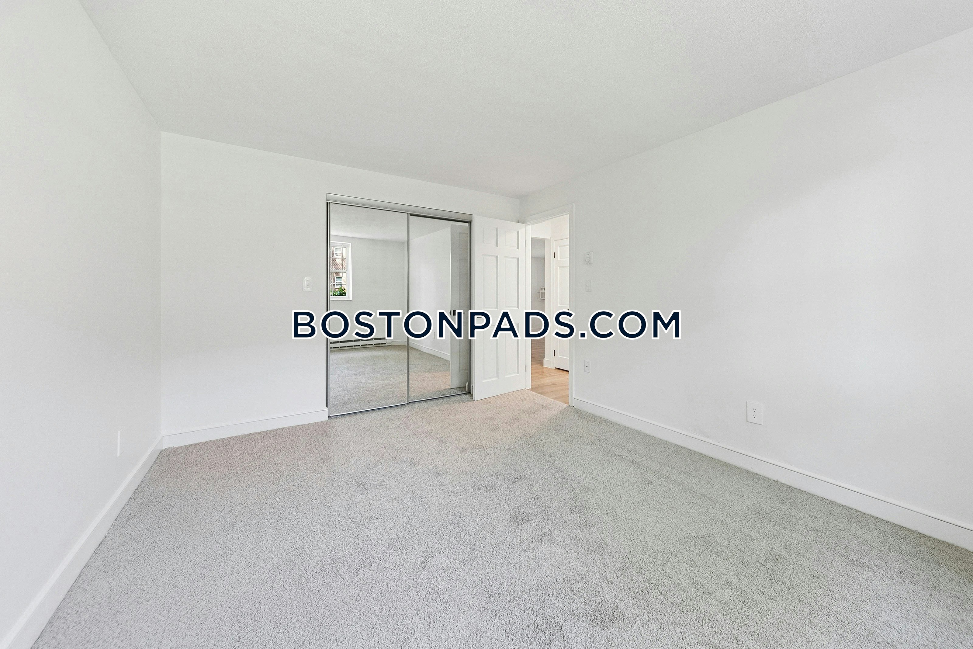 Gardencrest Apartments Photo 34