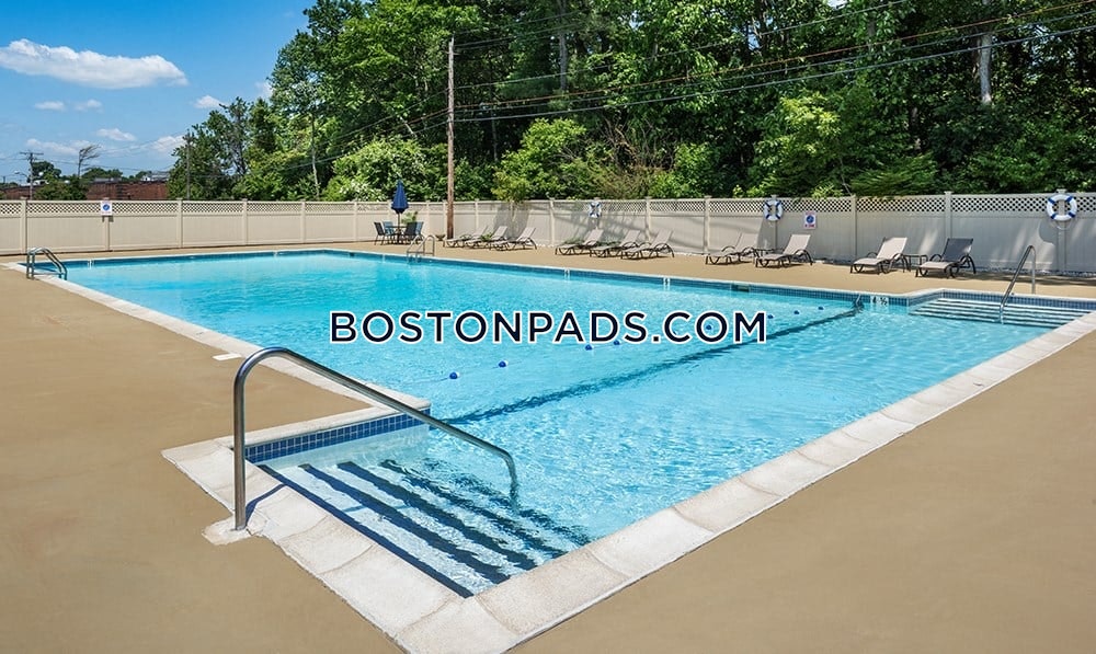 Gaslight Village Apartments Photo 3