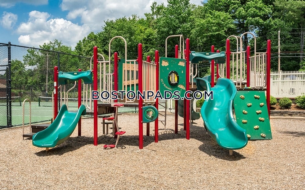 Gaslight Village Apartments Photo 1