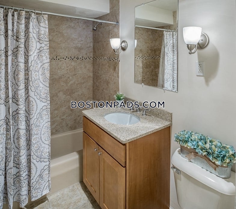 Gaslight Village Apartments Photo 17