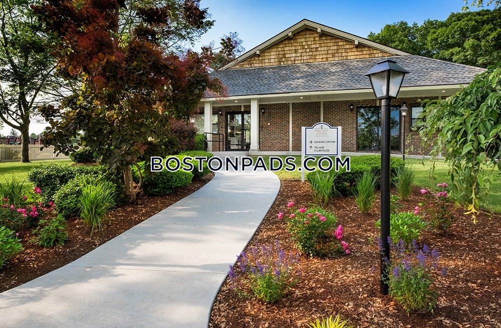 Gaslight Village Apartments Photo 7