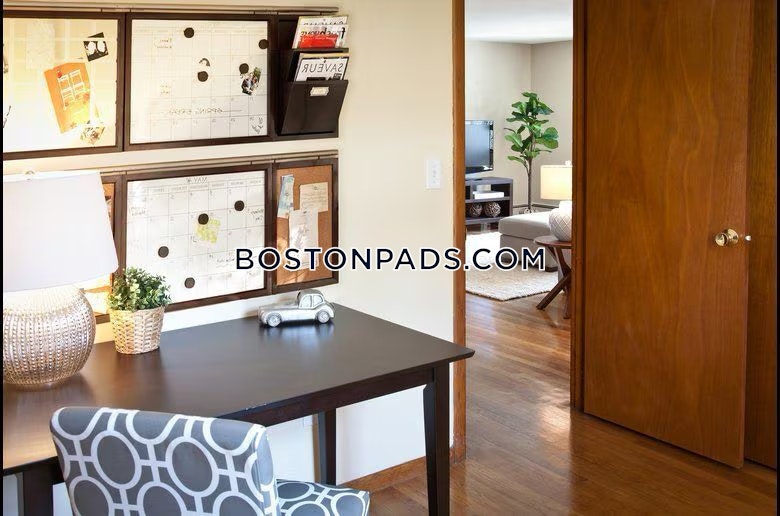 Mill Street Gardens Photo 11