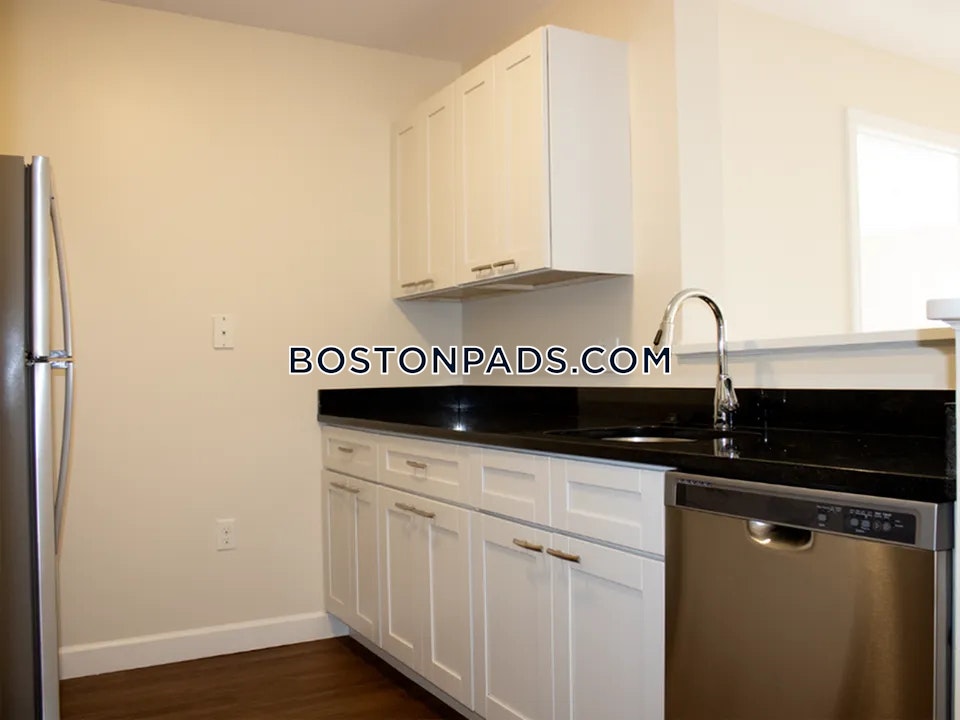 Village Green Apartments Photo 22