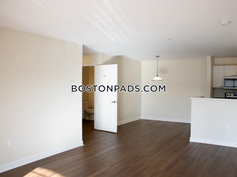 Village Green Apartments Photo 14