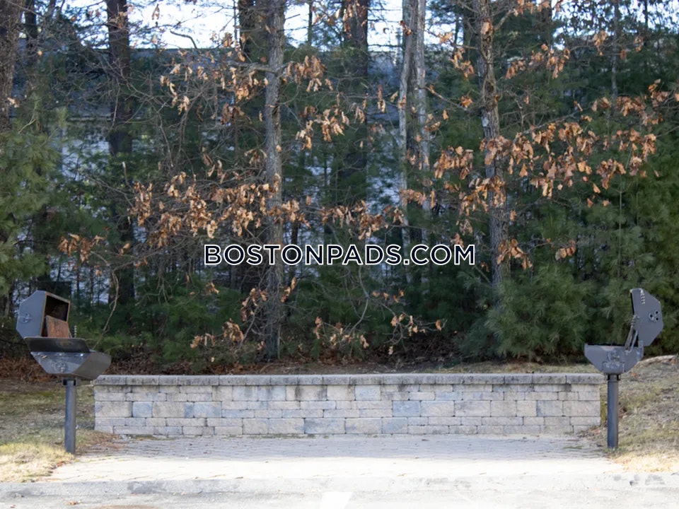 Village Green Apartments Photo 2