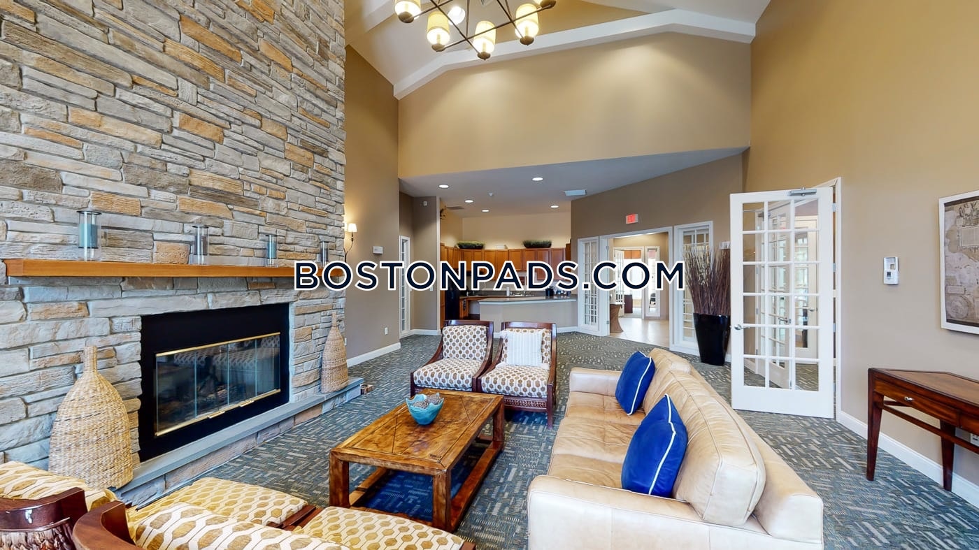 The Commons at Boston Road Photo 8