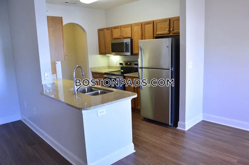 The Commons at Boston Road Photo 25