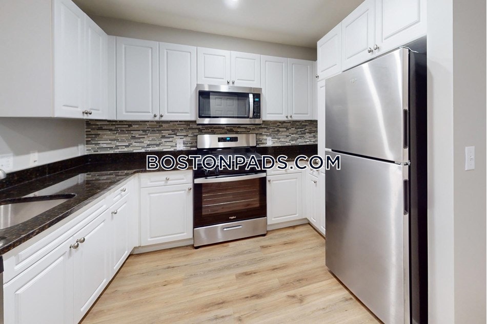 Inwood West Photo 17