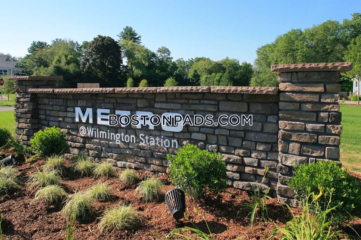 Metro at Wilmington Station Photo 18