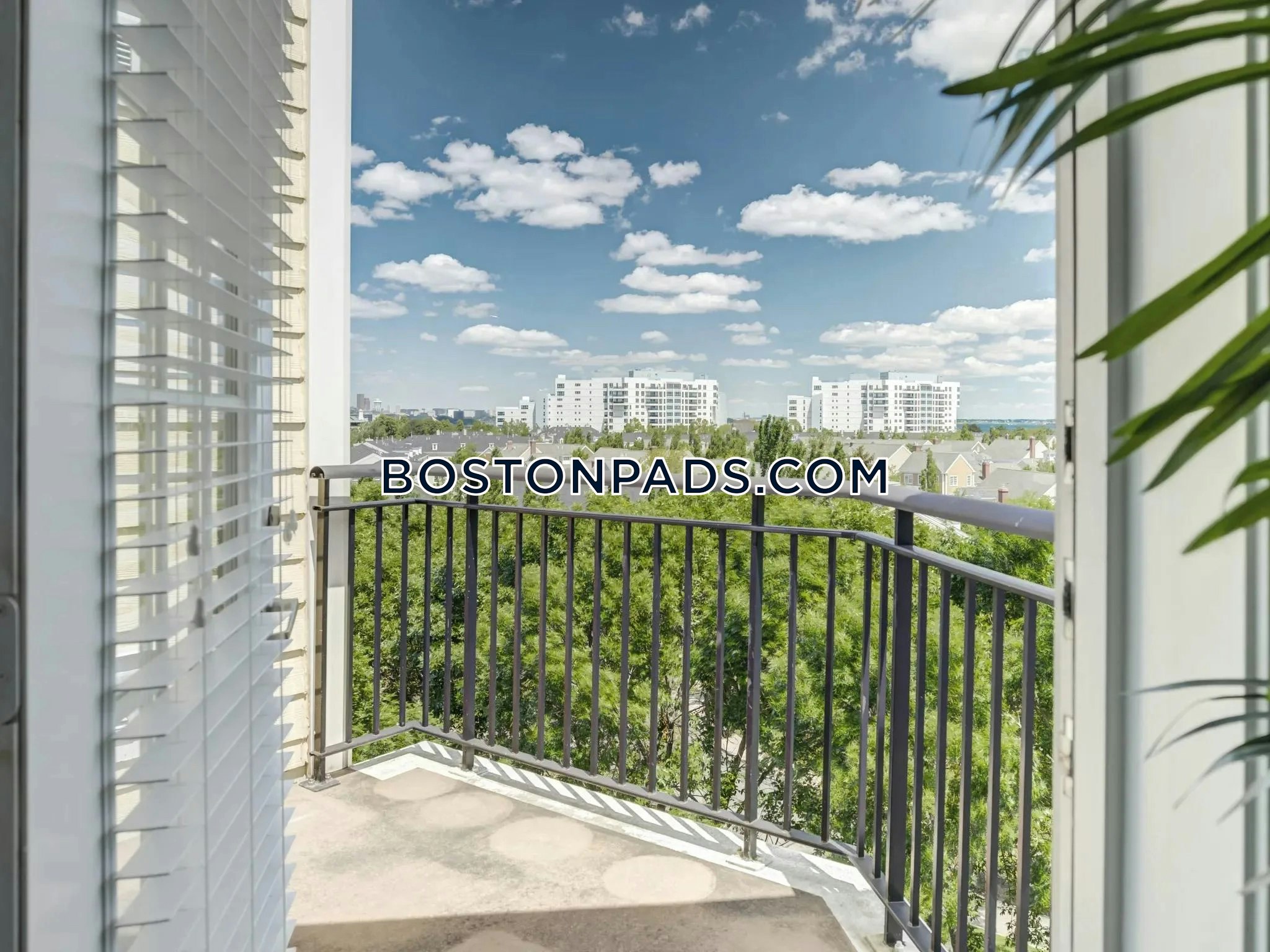 Metro Marina Bay Photo 10