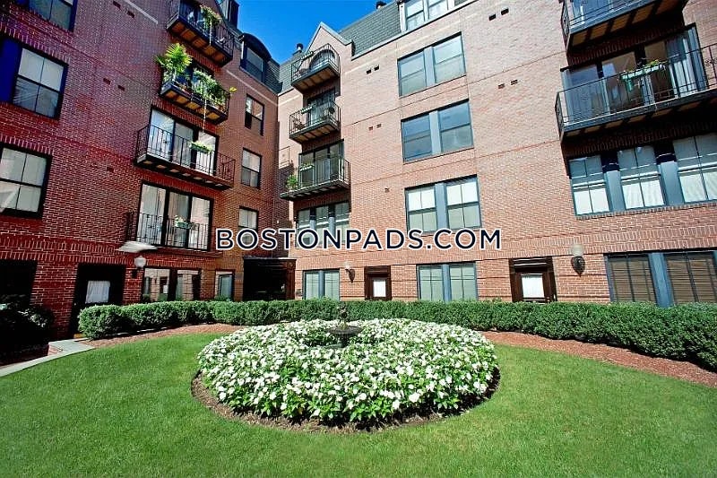 Garrison Square Photo 37