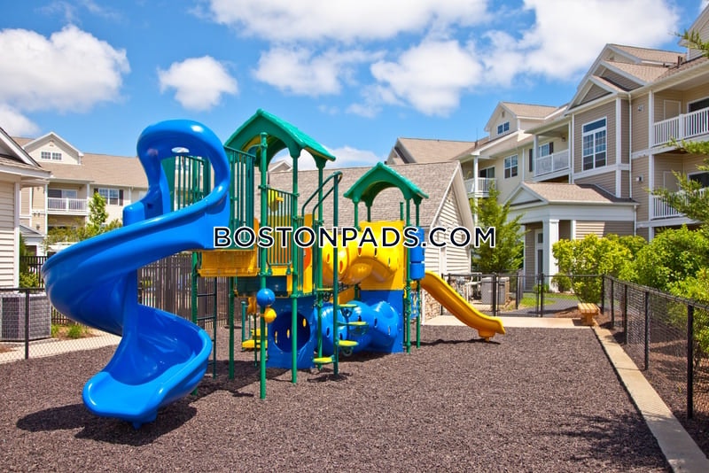 West Village Apartments Photo 19