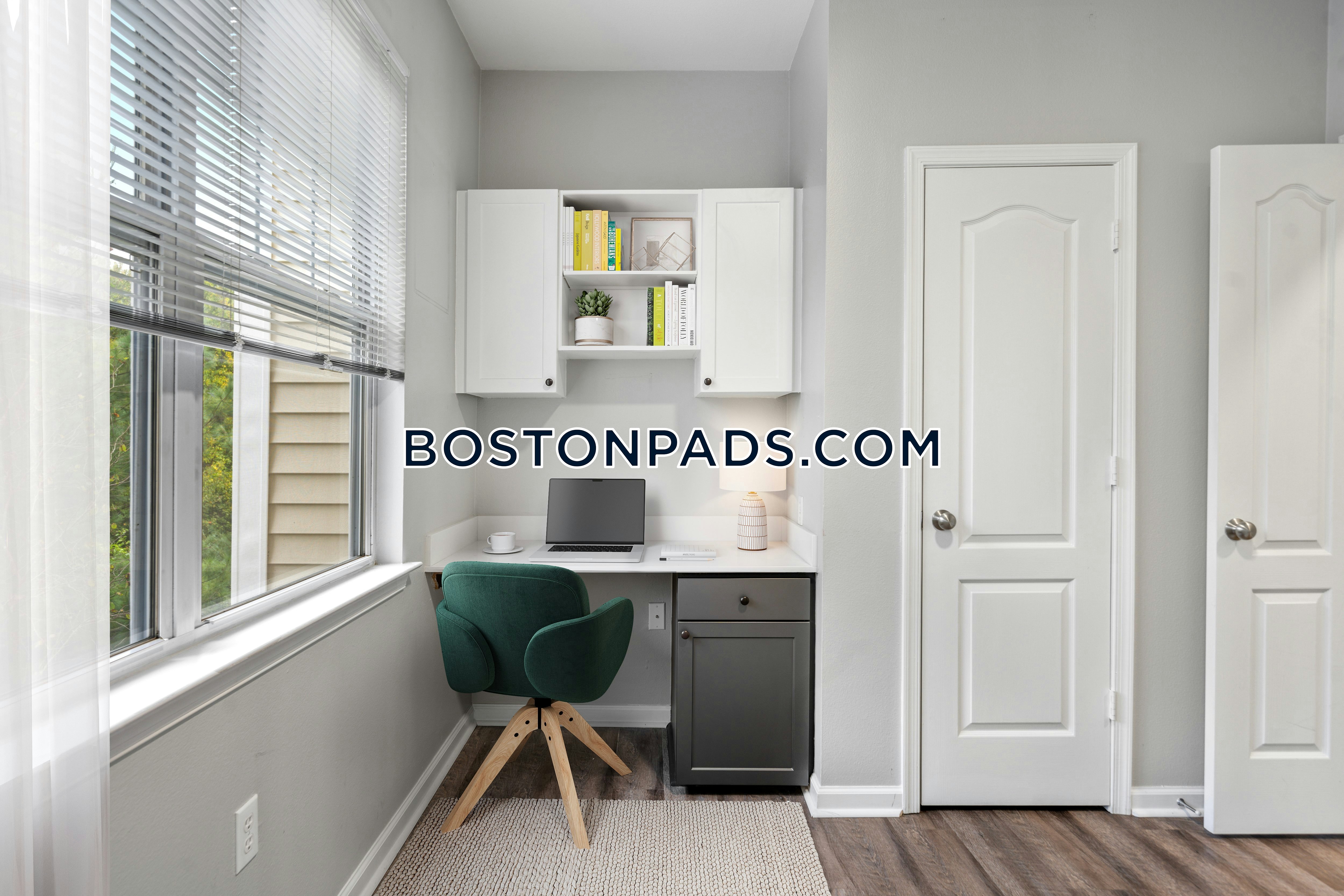 West Village Apartments Photo 8