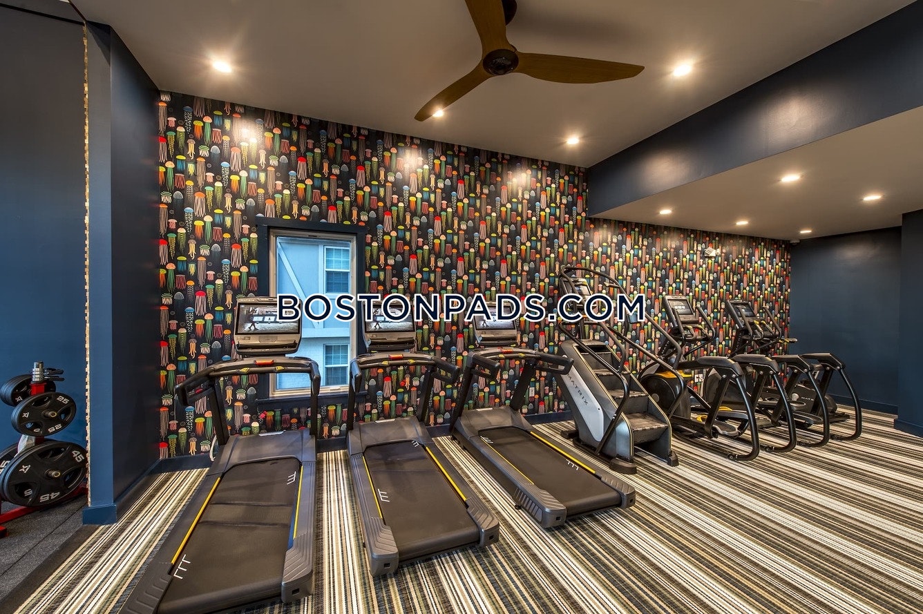 Halstead Beverly Townhomes Photo 18