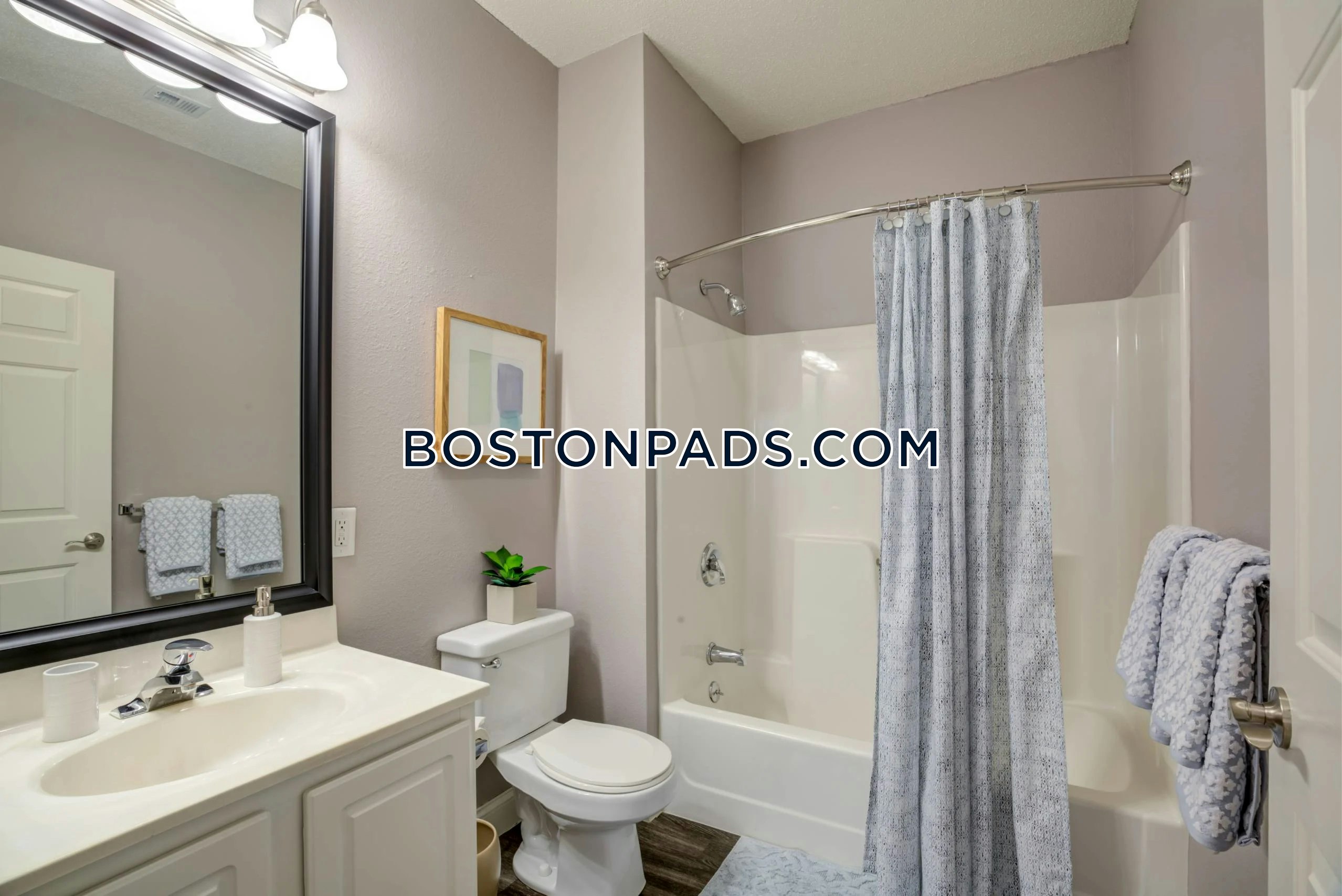 Hawthorne Commons Photo 17