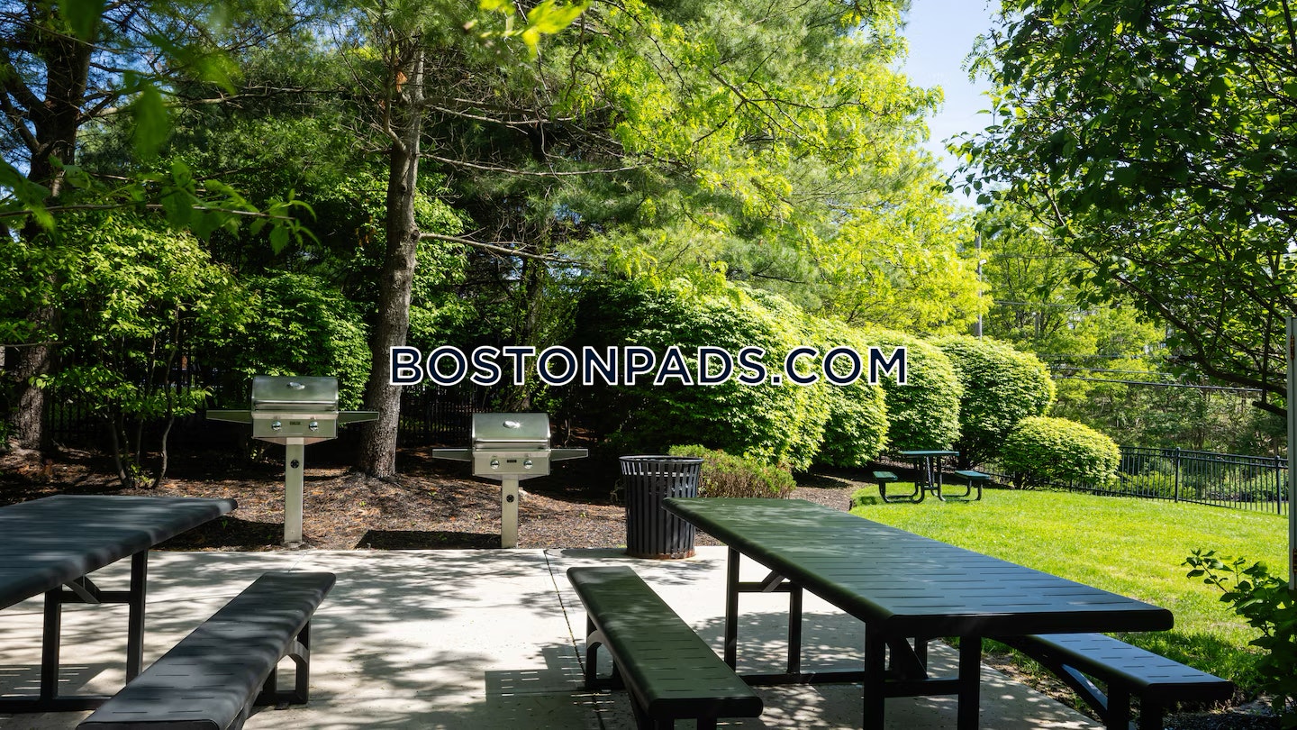 Eaves Quincy Photo 46