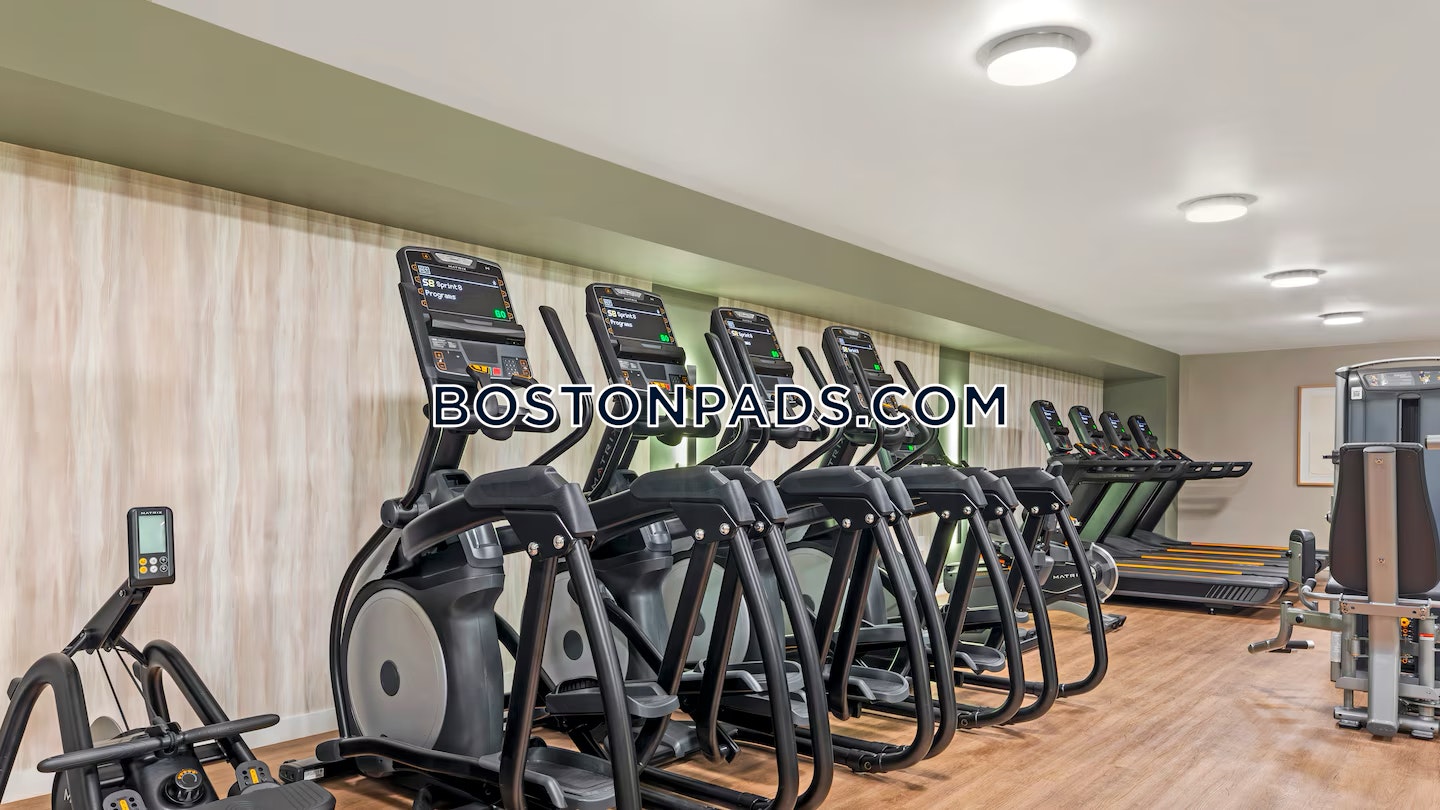 Eaves Quincy Photo 7