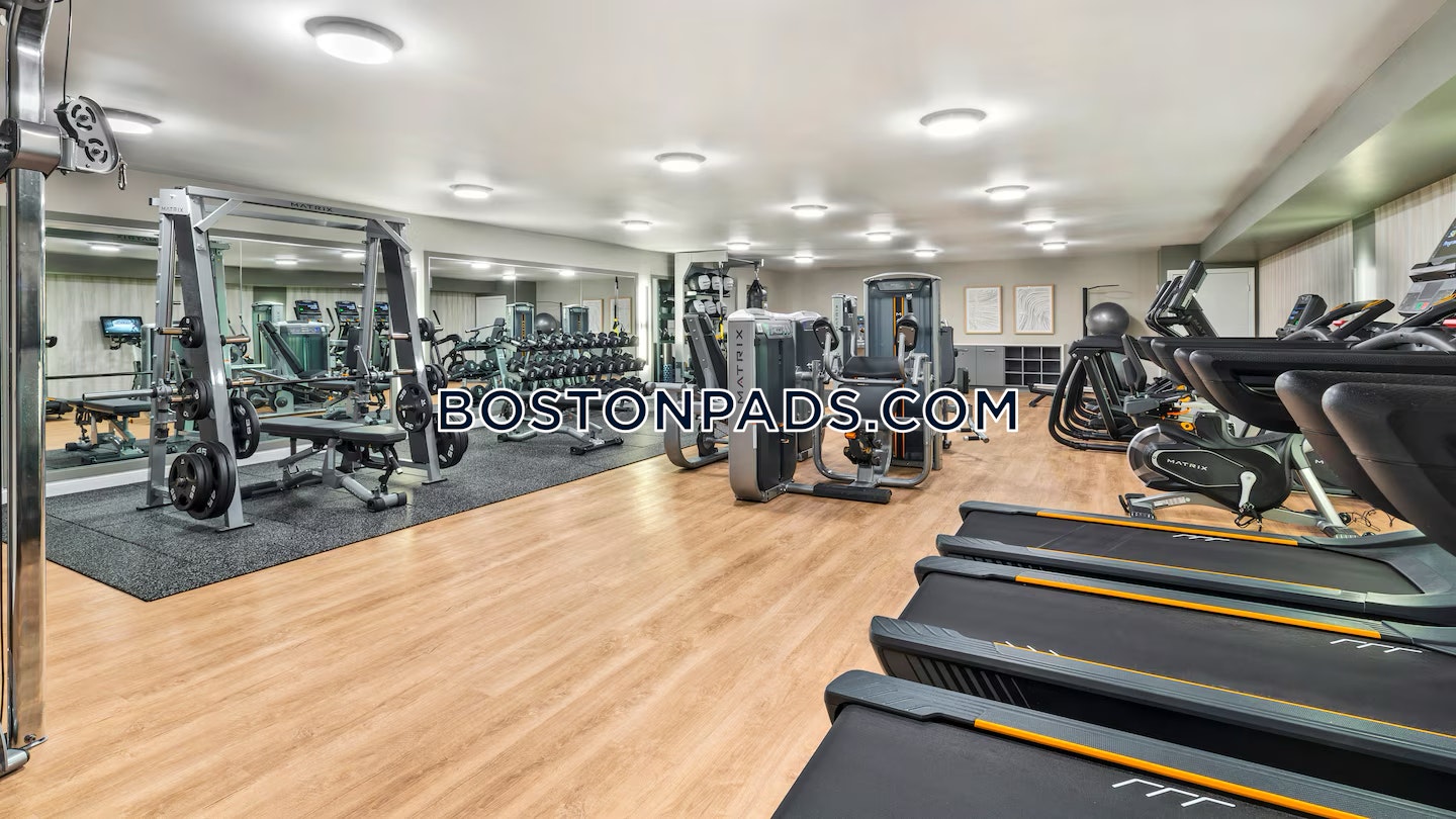 Eaves Quincy Photo 6