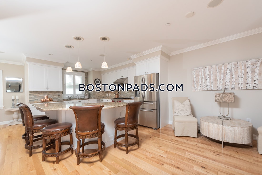 Lighthouse Point Photo 15