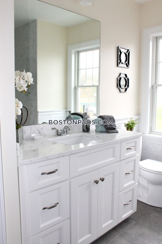 Lighthouse Point Photo 16