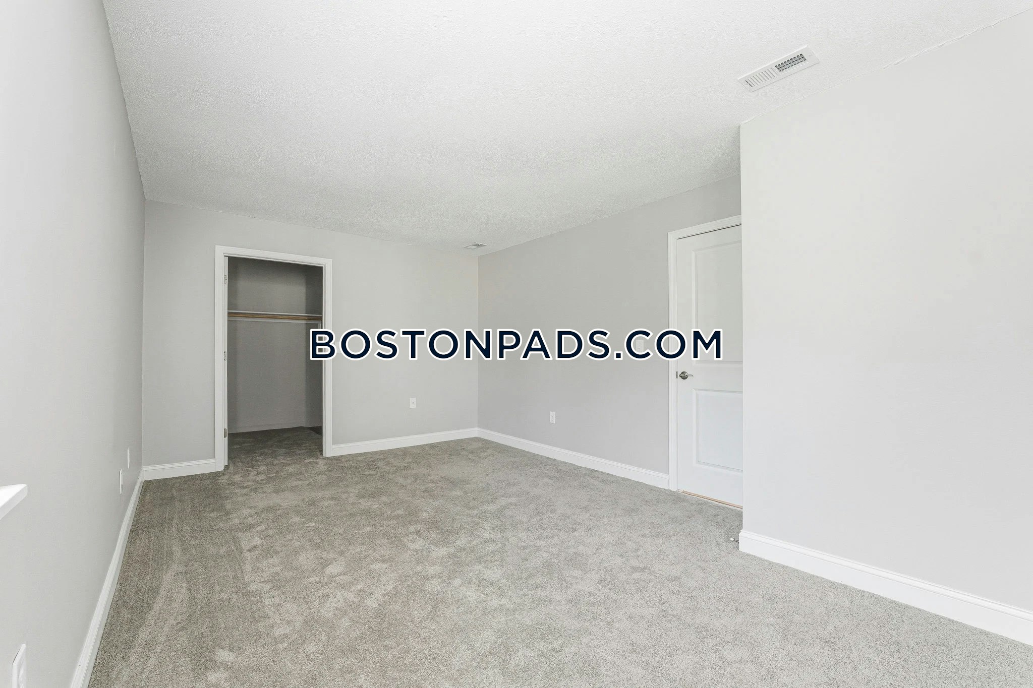 The Residences at Buttonwood Photo 17