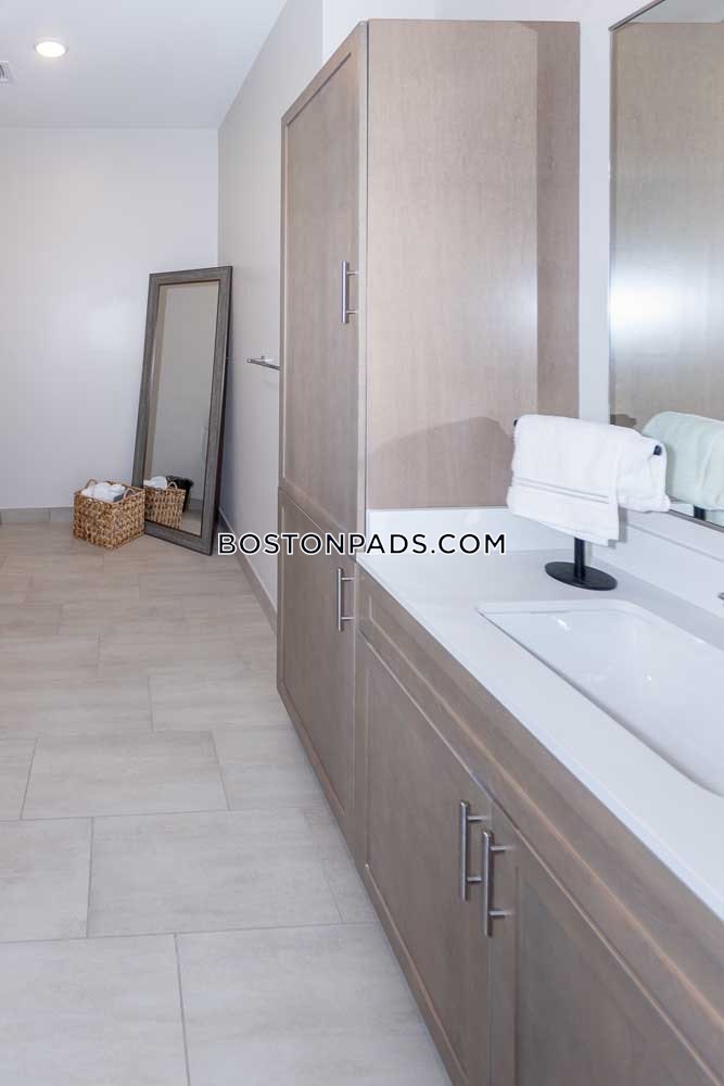 Residence at River's Edge Photo 21