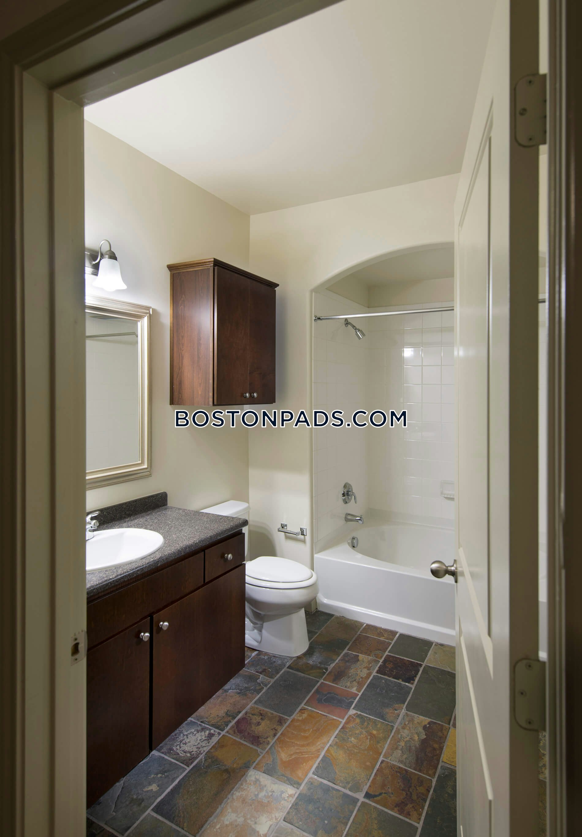 Lodge at Foxborough Photo 14