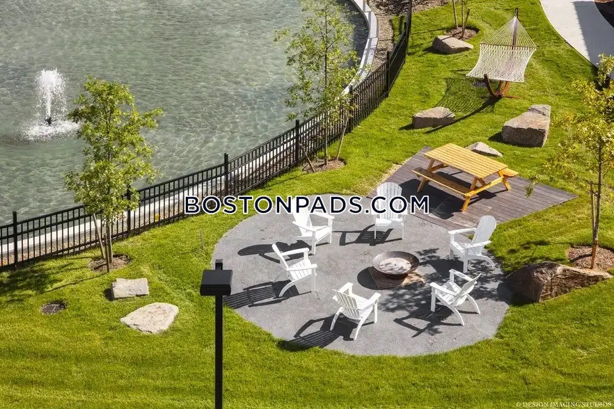 Elevation Apartments at Crown Colony Photo 4