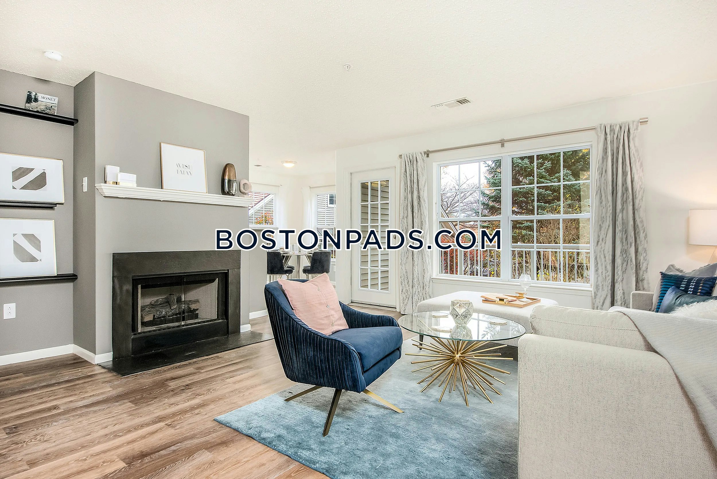 Essex Apartments Photo 23