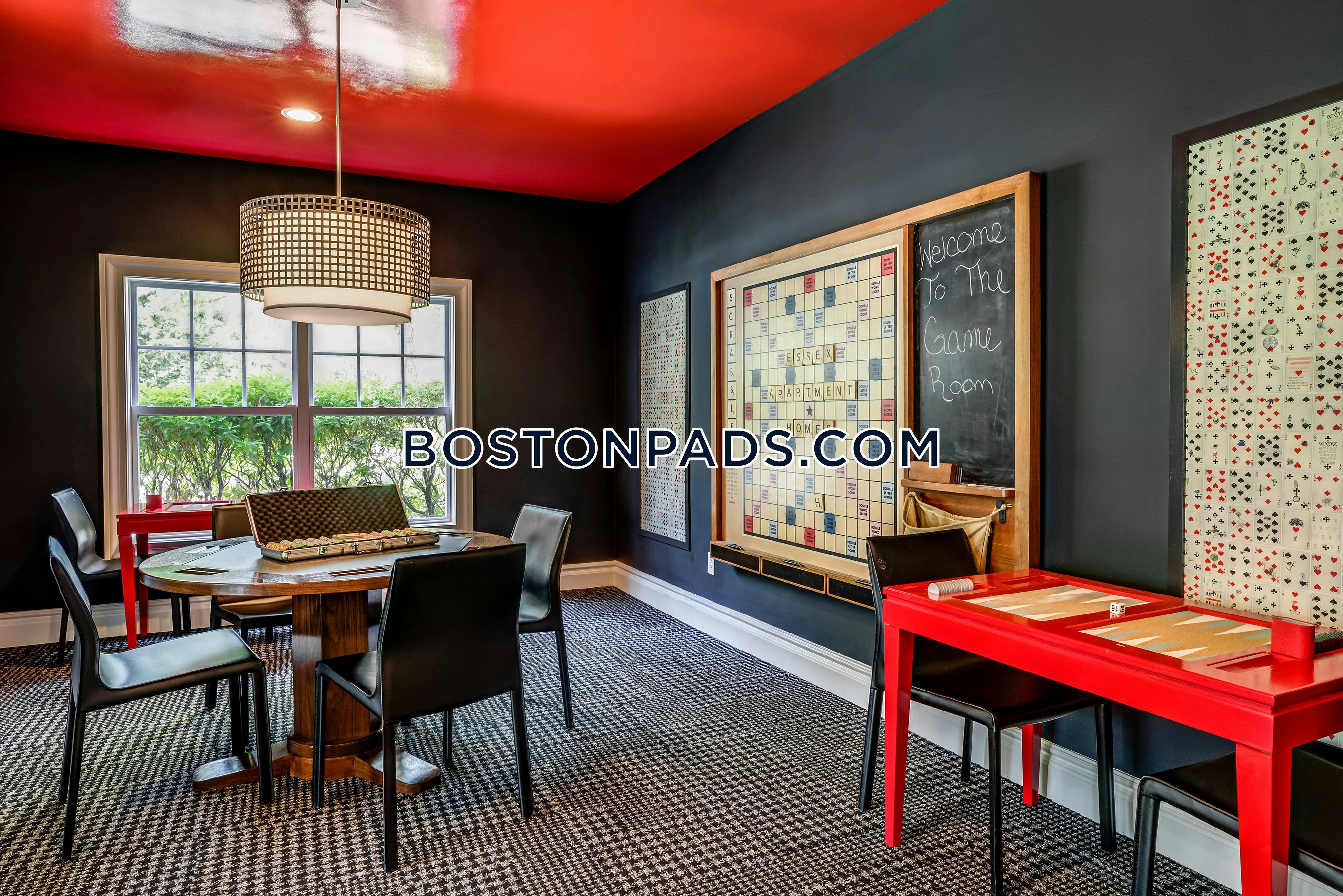 Essex Apartments Photo 15