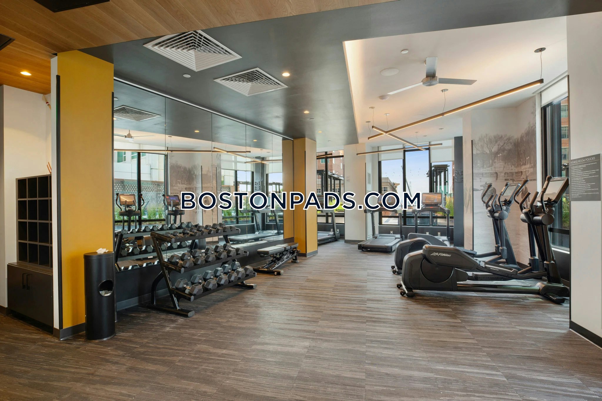 Gables Seaport Photo 9