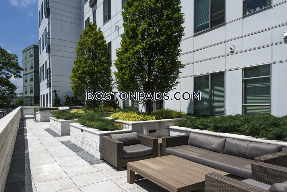 Luxe at Alewife Photo 23