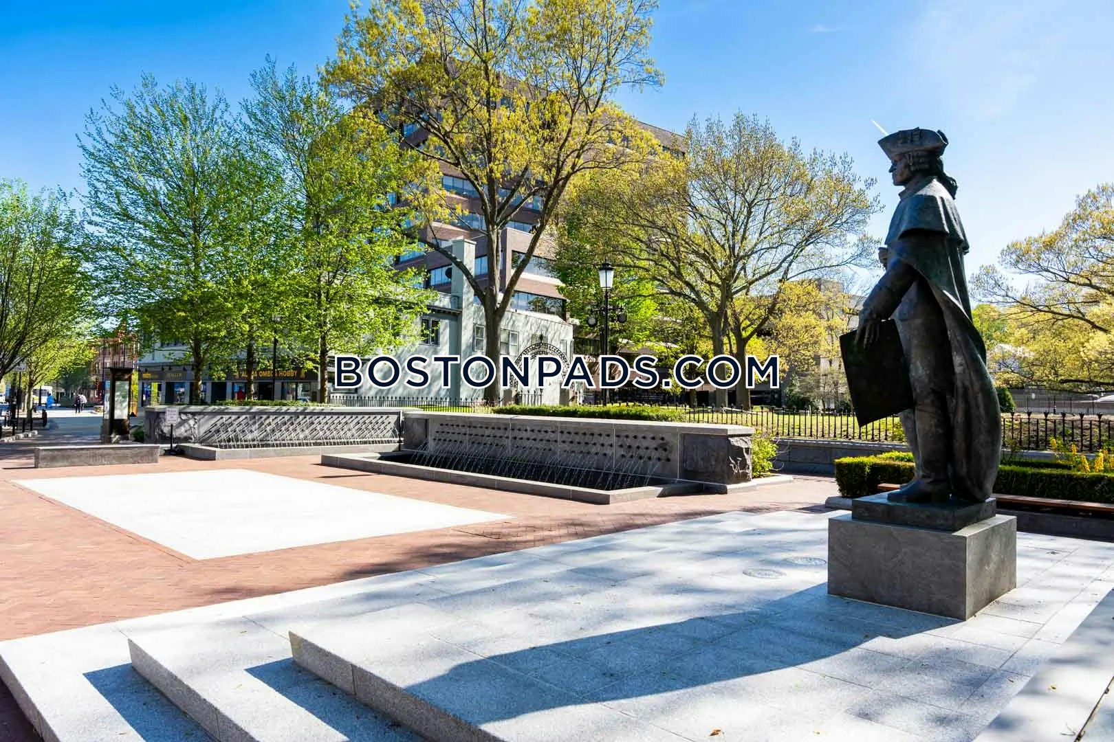 Munroe Place Photo 6