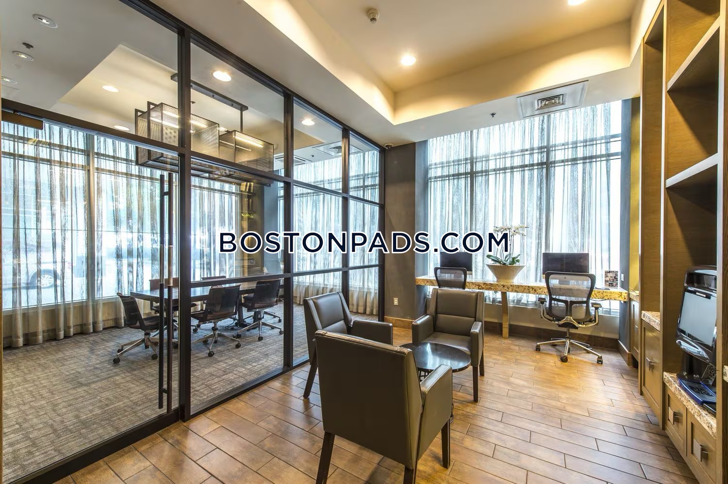 Park Lane Seaport Photo 5