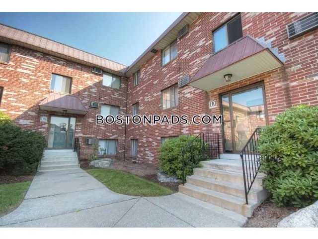 Courtyard Princeton Place Photo 7