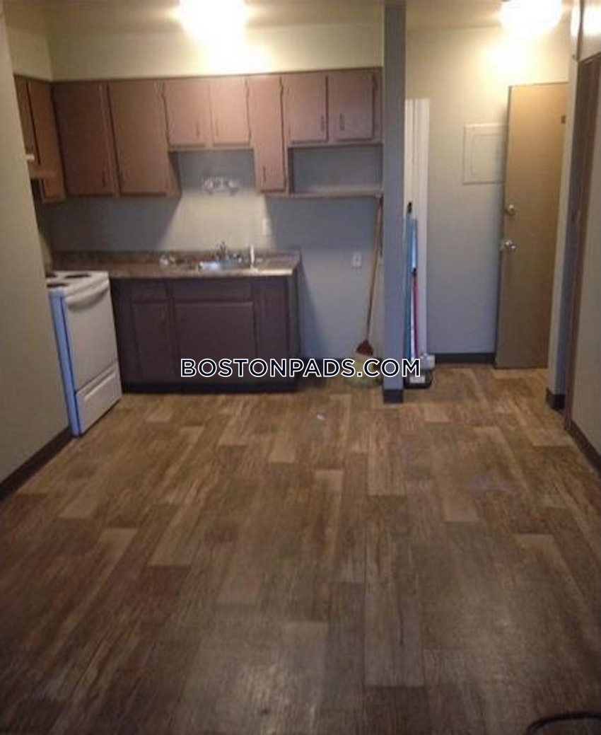 LYNN - 1 Bed, 1 Bath - Image 1