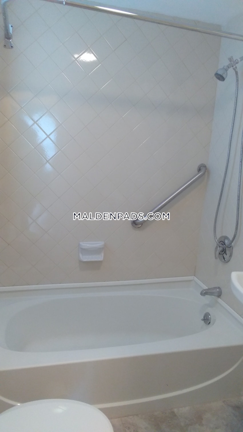 MALDEN - 5 Beds, 2 Baths - Image 35