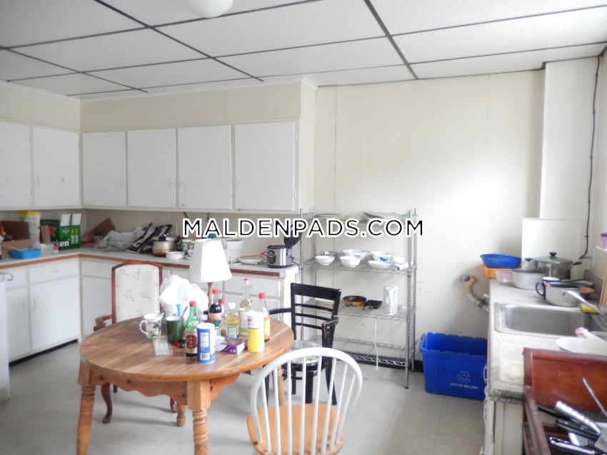 MALDEN - 5 Beds, 1 Bath - Image 12