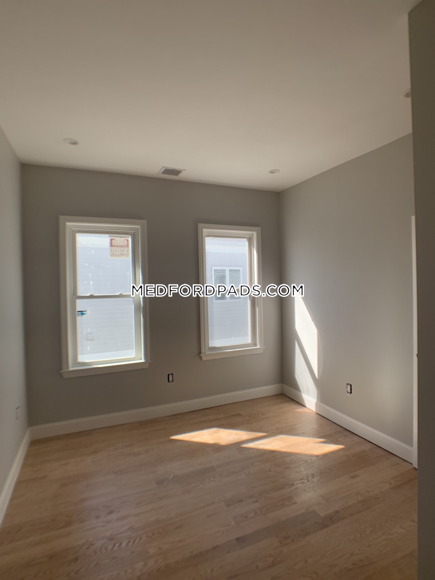 MEDFORD - MEDFORD SQUARE - 3 Beds, 1 Bath - Image 4